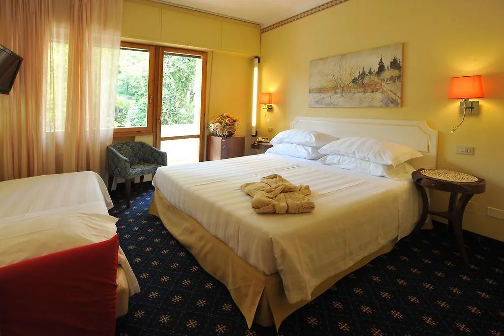 Hotel Ferrari Salsomaggiore Terme 4*,